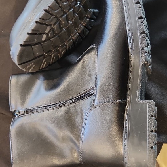 NEW TOE WARMERS | $155 Men's Sport Walks Track Leather Boots - Picture 7 of 11